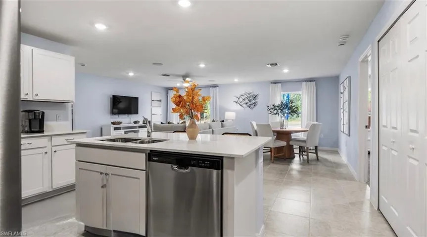 8085 Sunrise Cir, Labelle, Florida 33935