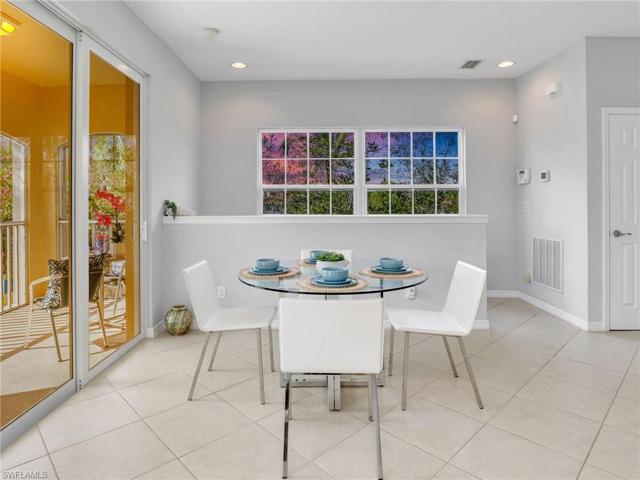 Dining Area - Lanai
