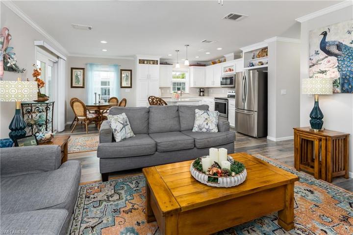 36  Le Mans  DR, NAPLES, FL 34112