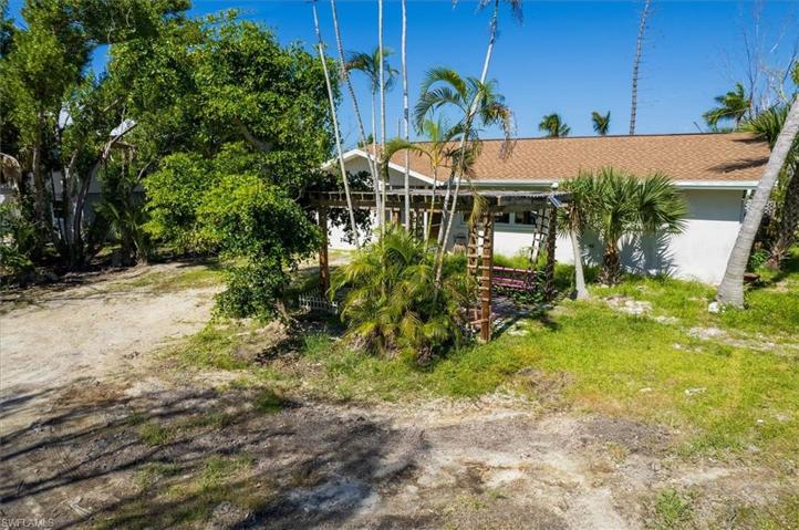 Mature trees provide privacy shade