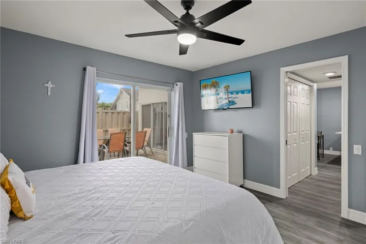 large bedrooms with huge walk in closets