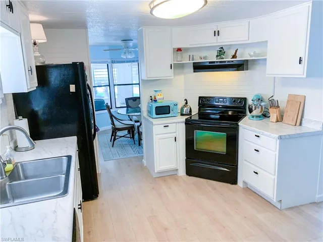 Open kitchen