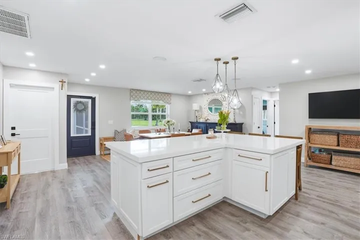 631 5th St Sw, Naples, Florida 34117