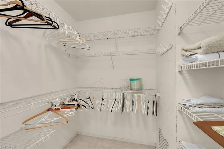!st Floor Walk In Closet
