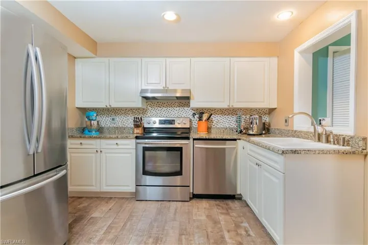 17 Lanai CIR # 17, NAPLES FL 34112