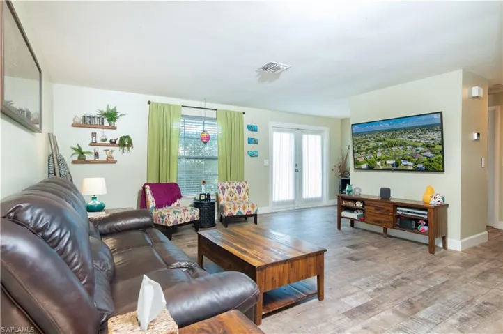 17 Lanai CIR # 17, NAPLES FL 34112