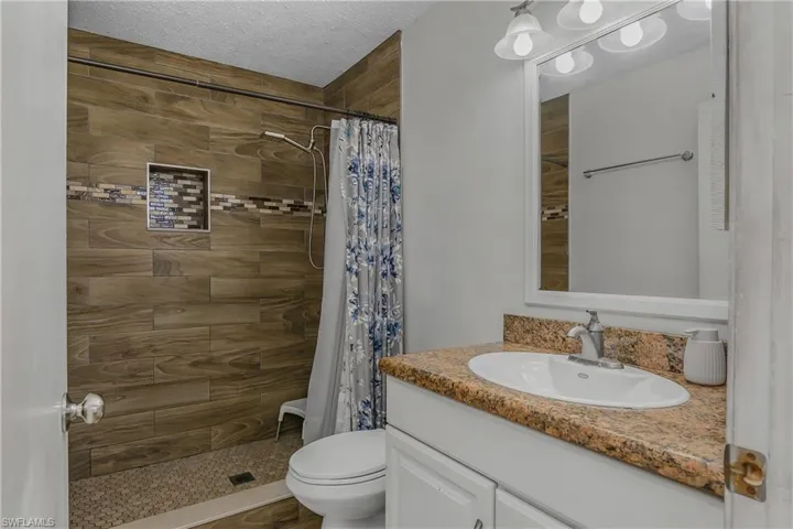 8381 Haven Ln, Fort Myers, Florida 33919