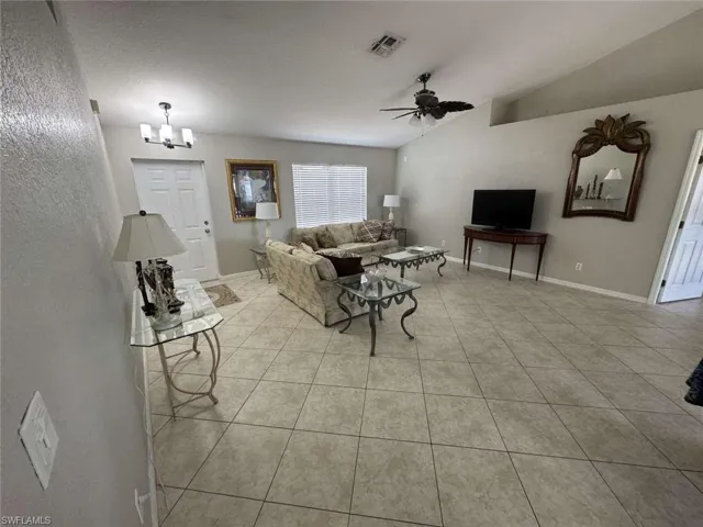 122 Nw 9th Ter, Cape Coral, Florida 33993