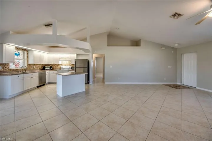 122 Nw 9th Ter, Cape Coral, Florida 33993