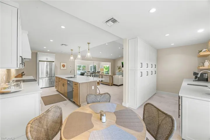 283 Palm Lake Dr, Sanibel, Florida 33957