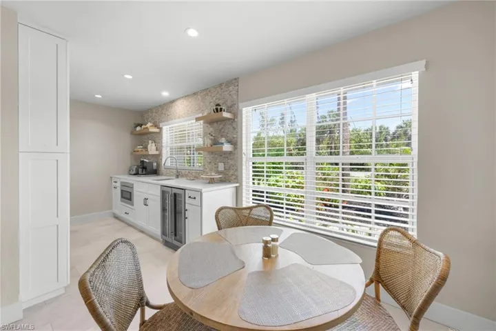 283 Palm Lake Dr, Sanibel, Florida 33957