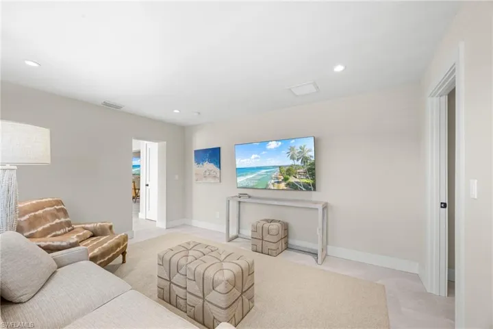 283 Palm Lake Dr, Sanibel, Florida 33957