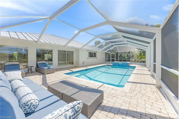 283 Palm Lake Dr, Sanibel, Florida 33957