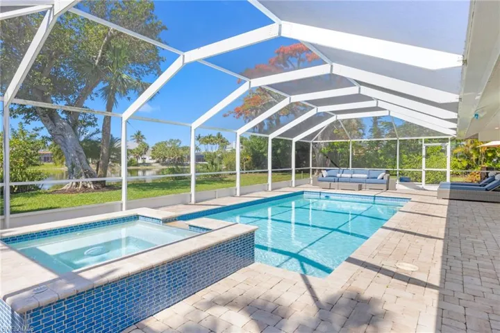 283 Palm Lake Dr, Sanibel, Florida 33957