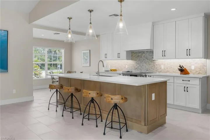 283 Palm Lake Dr, Sanibel, Florida 33957