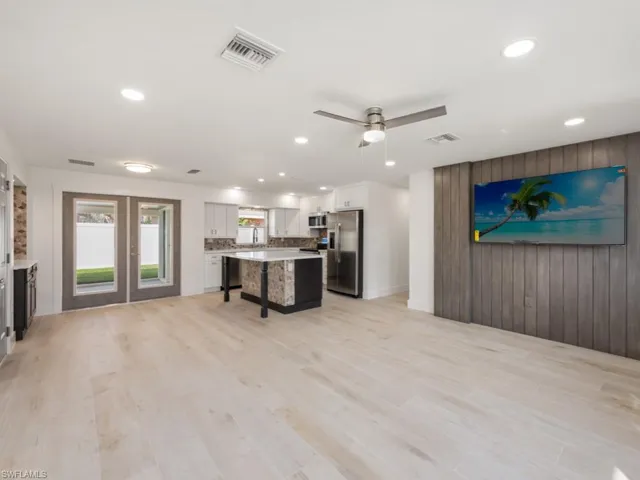 104 Jamaica DR, NAPLES FL 34113