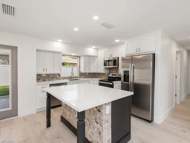 104 Jamaica DR, NAPLES FL 34113