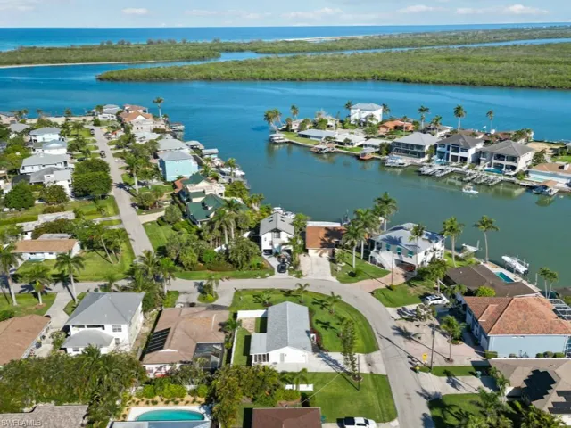 104 Jamaica DR, NAPLES FL 34113