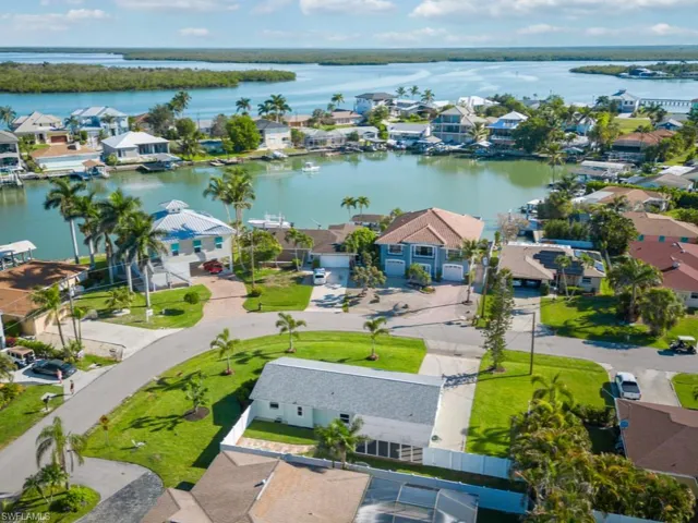 104 Jamaica DR, NAPLES FL 34113
