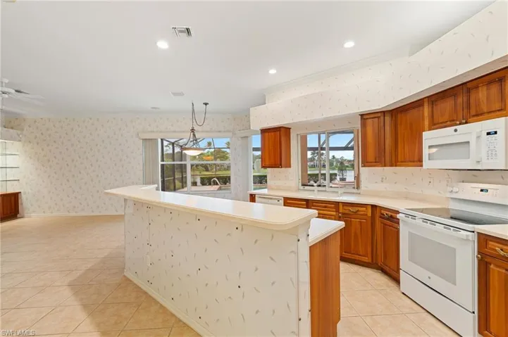 9601  Cedar Creek  DR, Bonita Springs, FL 34135