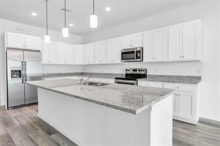422 Ne 20th Ter, Cape Coral, Florida 33909