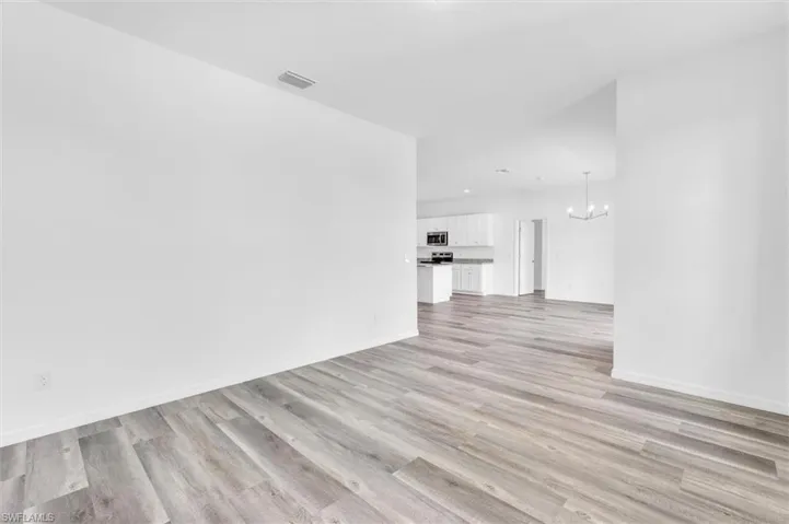 422 Ne 20th Ter, Cape Coral, Florida 33909