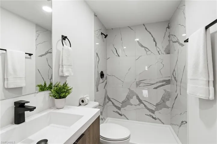 1212 Ne 7th Ave, Cape Coral, Florida 33909
