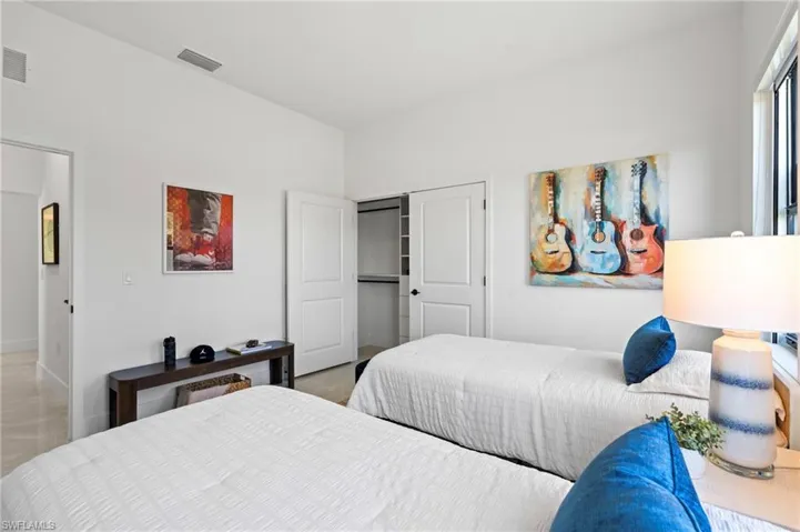 1212 Ne 7th Ave, Cape Coral, Florida 33909
