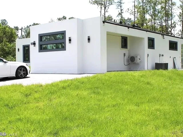 3306 E 2nd St, Lehigh Acres, Florida 33936