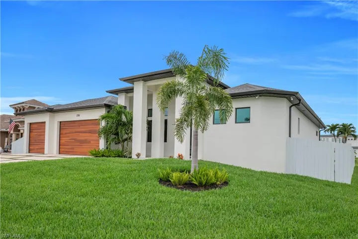 2726 Sw 38th St, Cape Coral, Florida 33914