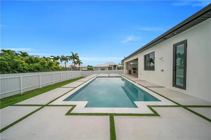 2726 Sw 38th St, Cape Coral, Florida 33914