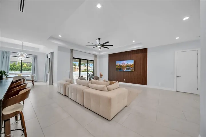2726 Sw 38th St, Cape Coral, Florida 33914