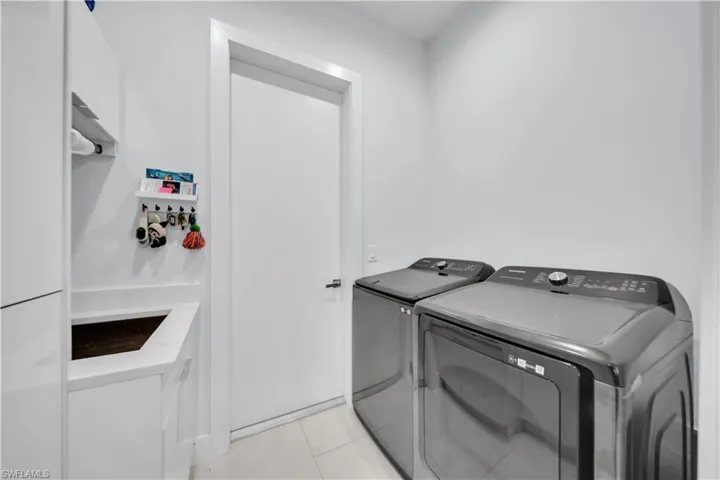 2726 Sw 38th St, Cape Coral, Florida 33914