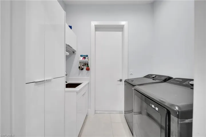 2726 Sw 38th St, Cape Coral, Florida 33914
