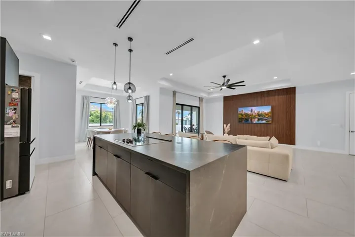 2726 Sw 38th St, Cape Coral, Florida 33914