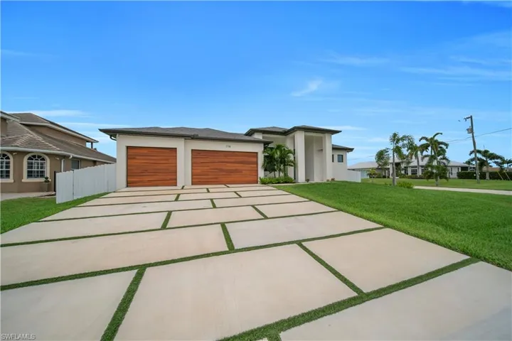 2726 Sw 38th St, Cape Coral, Florida 33914