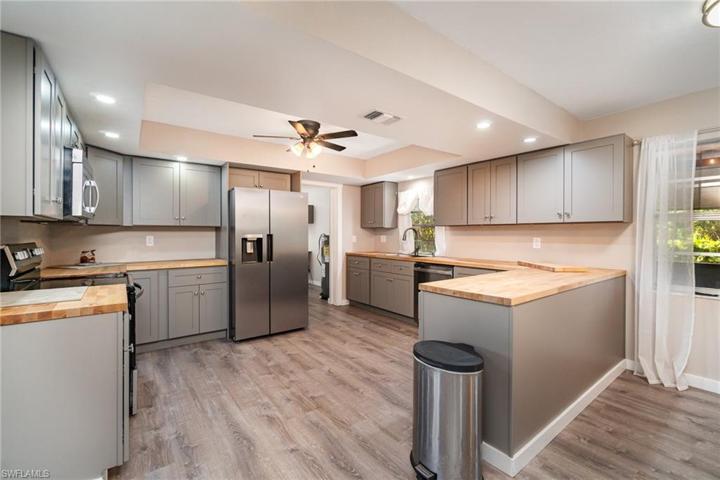 16941  Tarpon  WAY, North Fort Myers, FL 33917
