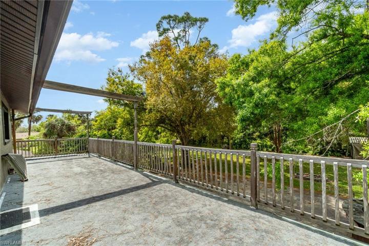 16941  Tarpon  WAY, North Fort Myers, FL 33917