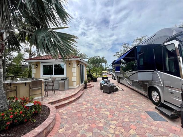 4597  Southern Breeze  DR, NAPLES, FL 34114