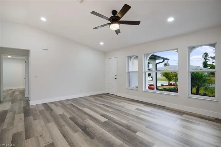 430 Se 21st St, Cape Coral Fl 33990