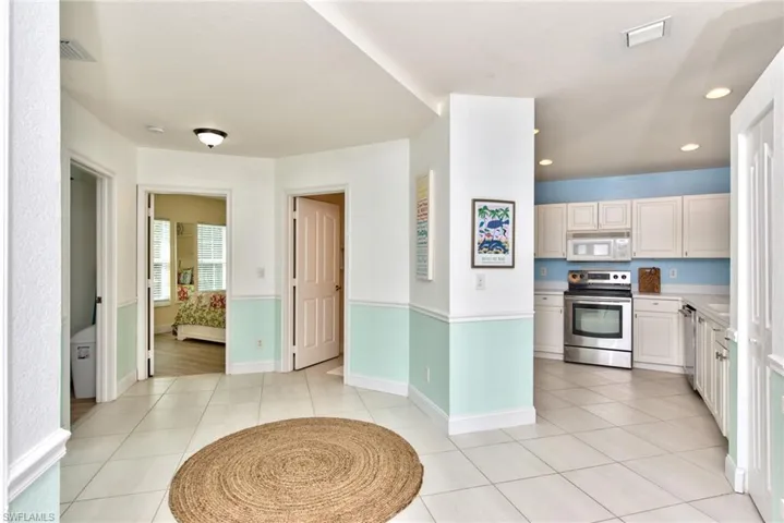 1100 Diamond Cir 1104, Naples, Florida 34110