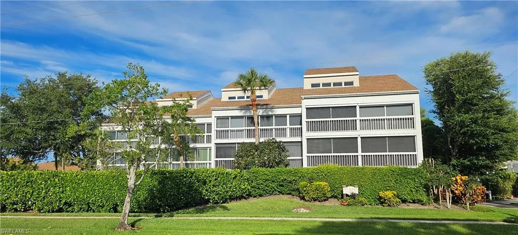 1050 9th St S 102, Naples, Florida 34102