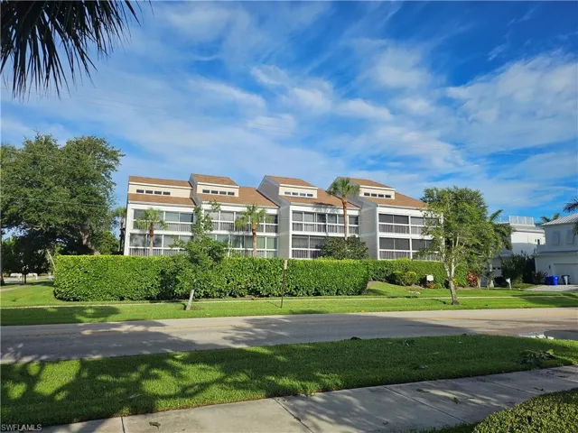 1050 9th St S 102, Naples, Florida 34102