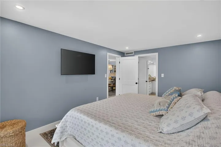 26000 Hickory Blvd 705, Bonita Springs, Florida 34134