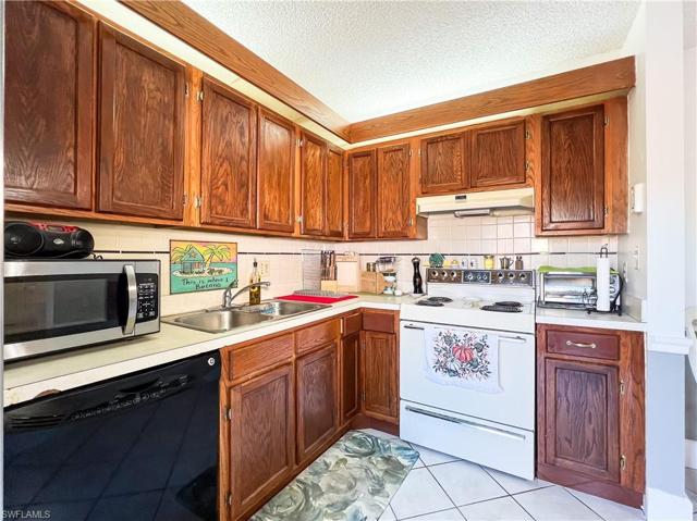 5213  Cedarbend  DR, Fort Myers, FL 33919