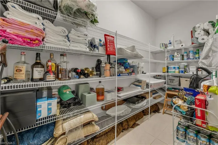 Walk in pantry