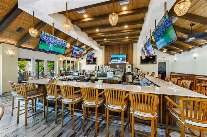 Strand Island Bar