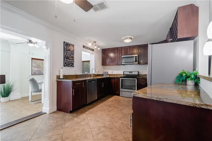 1006 Sw 12th Ter, Cape Coral Fl 33991