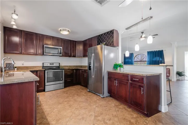 1006 Sw 12th Ter, Cape Coral Fl 33991