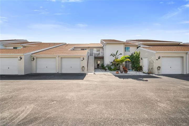 466 Bristle Cone Ln 34, Naples, Florida 34113